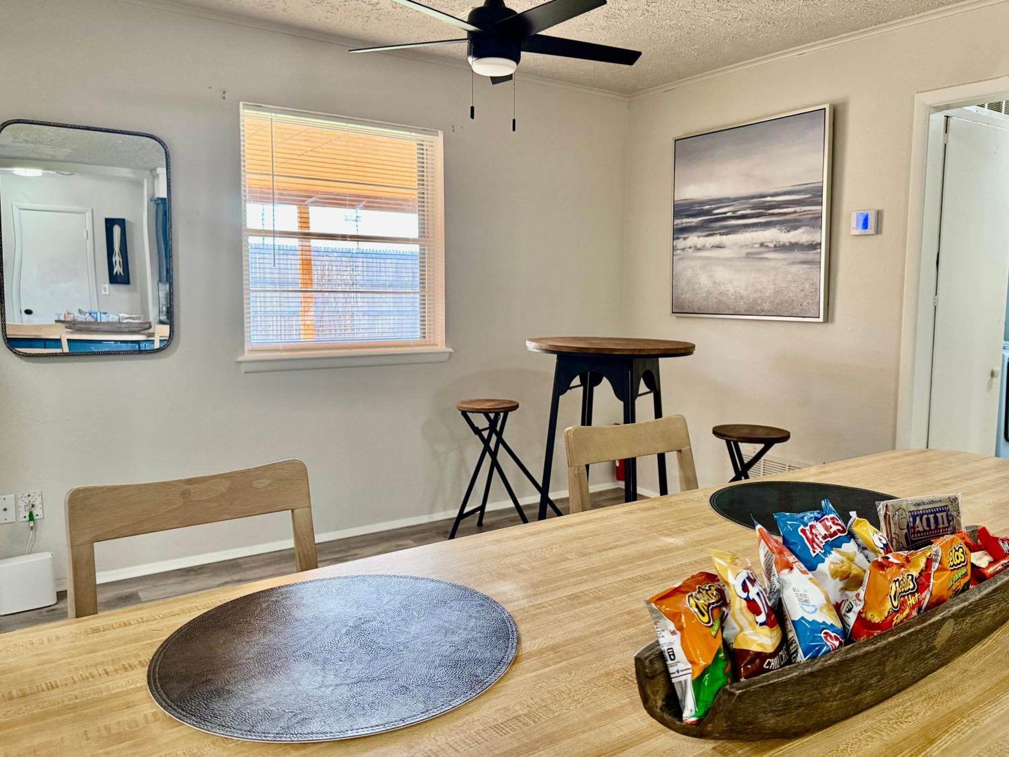 Budget Friendly Renovated Five Bedroom Retreat Holiday home Oklahoma City